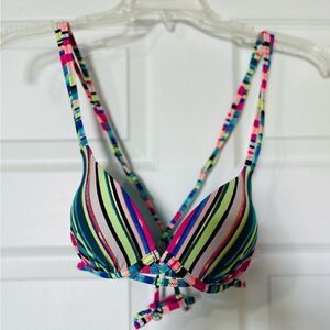 NWOT Beautiful colorful unique bikini top.